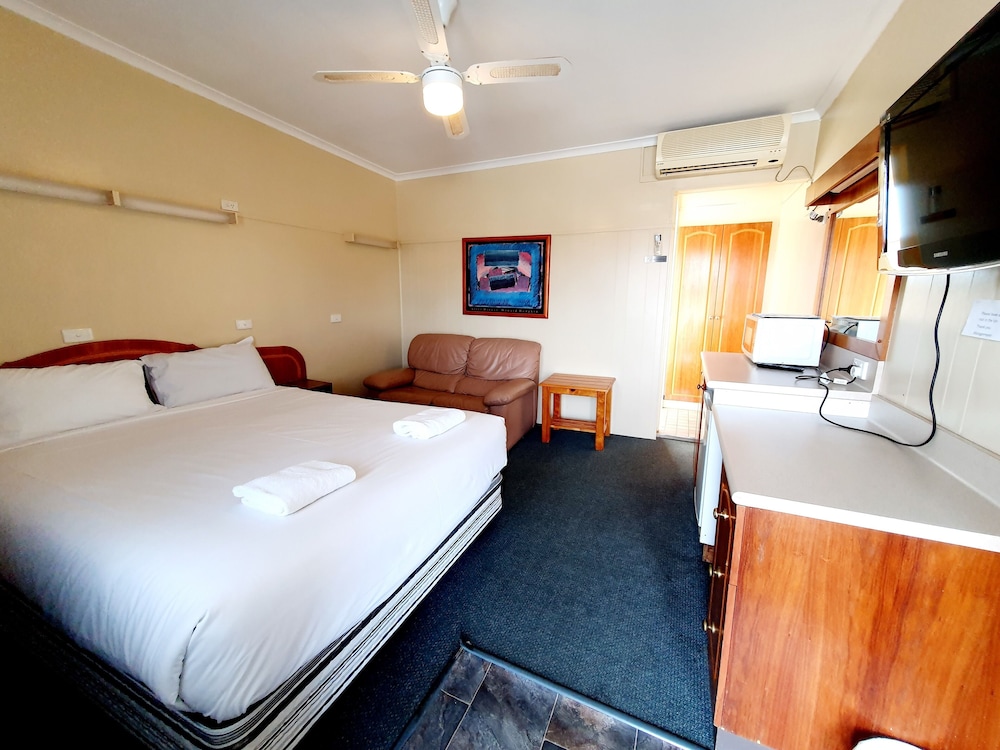 ARDEANAL MOTEL 22/48