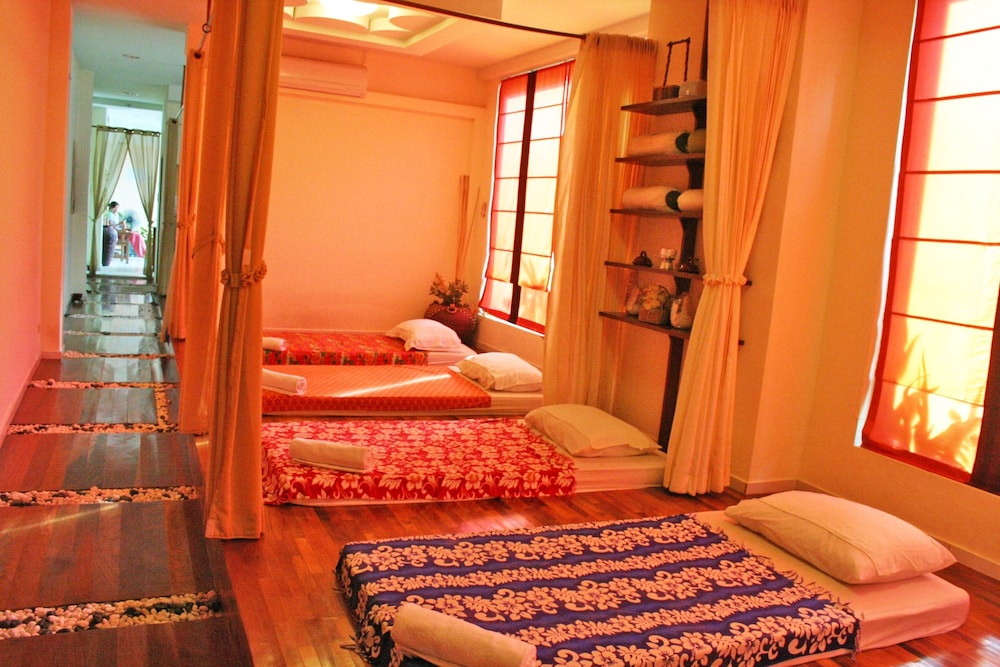 Sarita Chalet Spa 18/30
