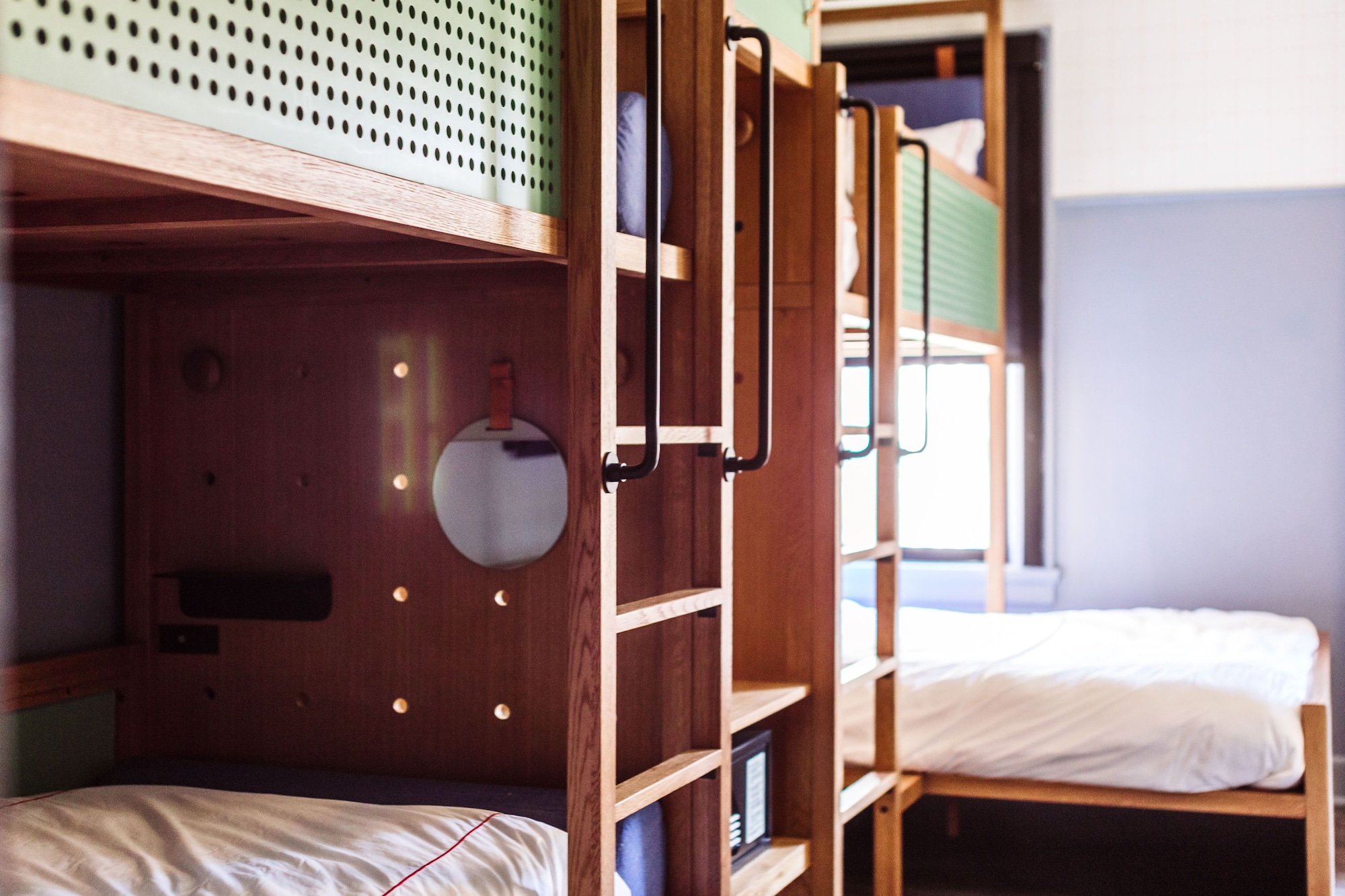 DELUXE, QUADRUPLE, BUNK BEDS
