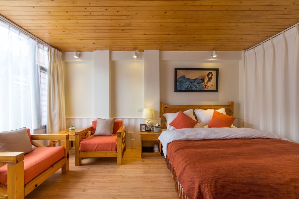 C'est La Vie Boutique Inn 15/50