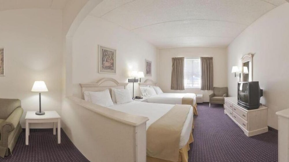 Holiday Inn Express Hotel Suites Plant City 43/70