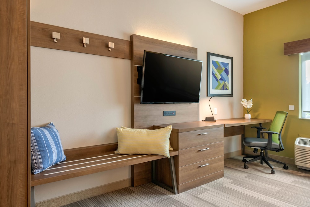 Holiday Inn Express And Suites Wildwood The Villages 57/75