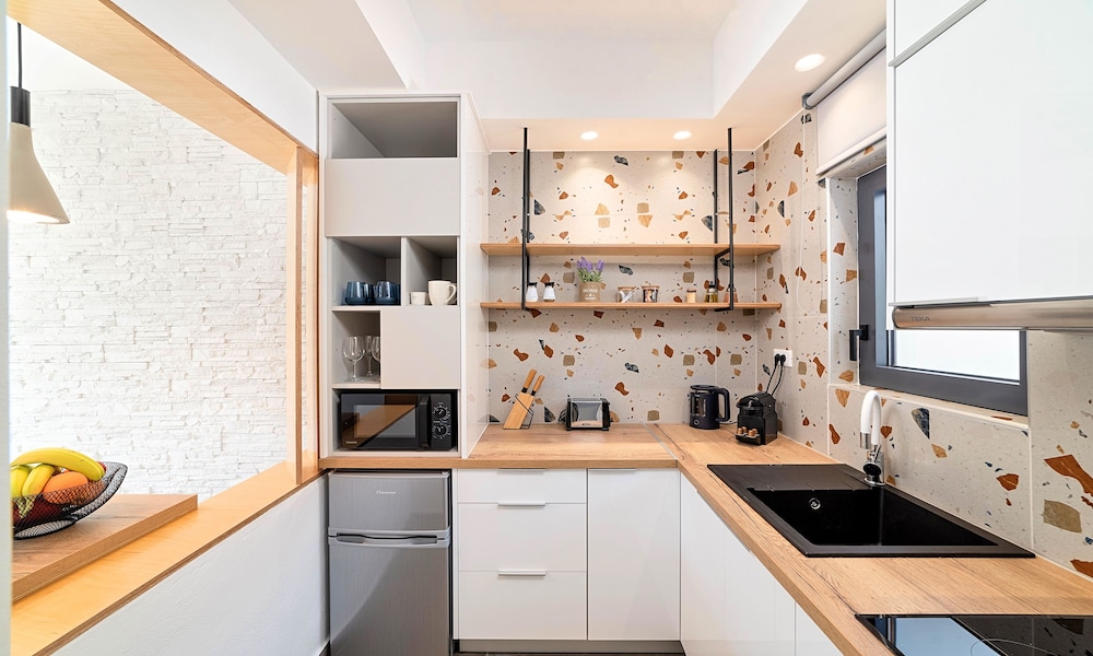 Aelia Suites 45/63