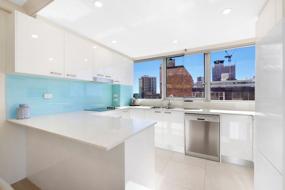 ULTIQA Beach Haven on Broadbeach 7/50