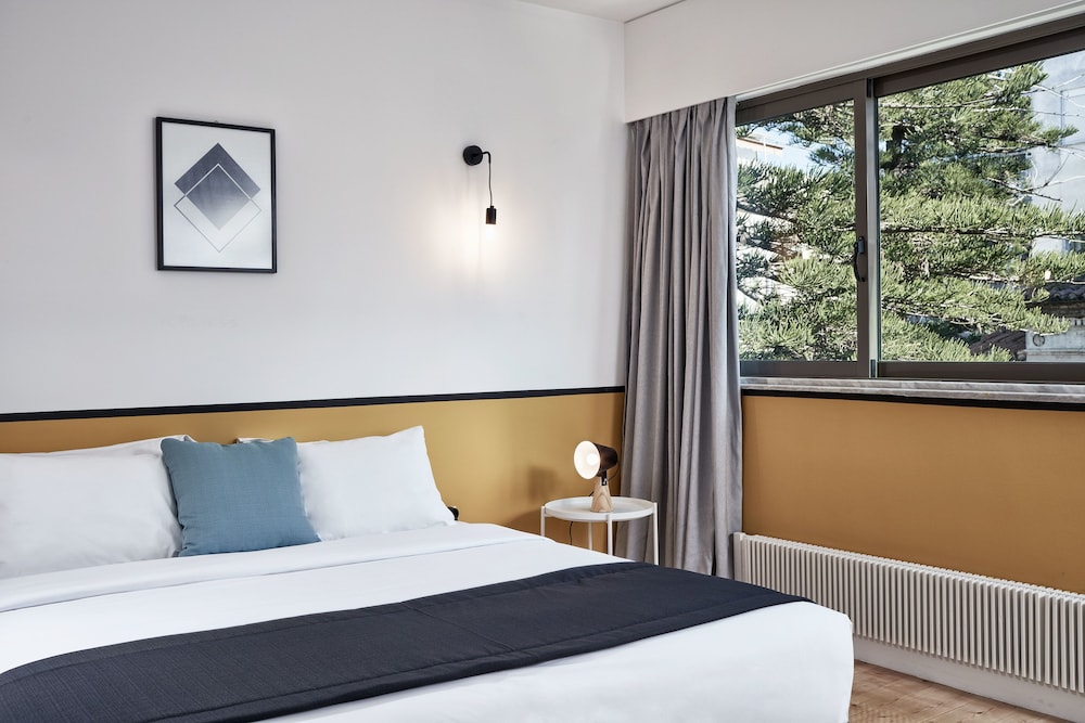 MONO Lofts Athens 8/50