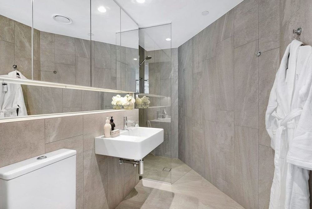 Vue Broadbeach 45/49