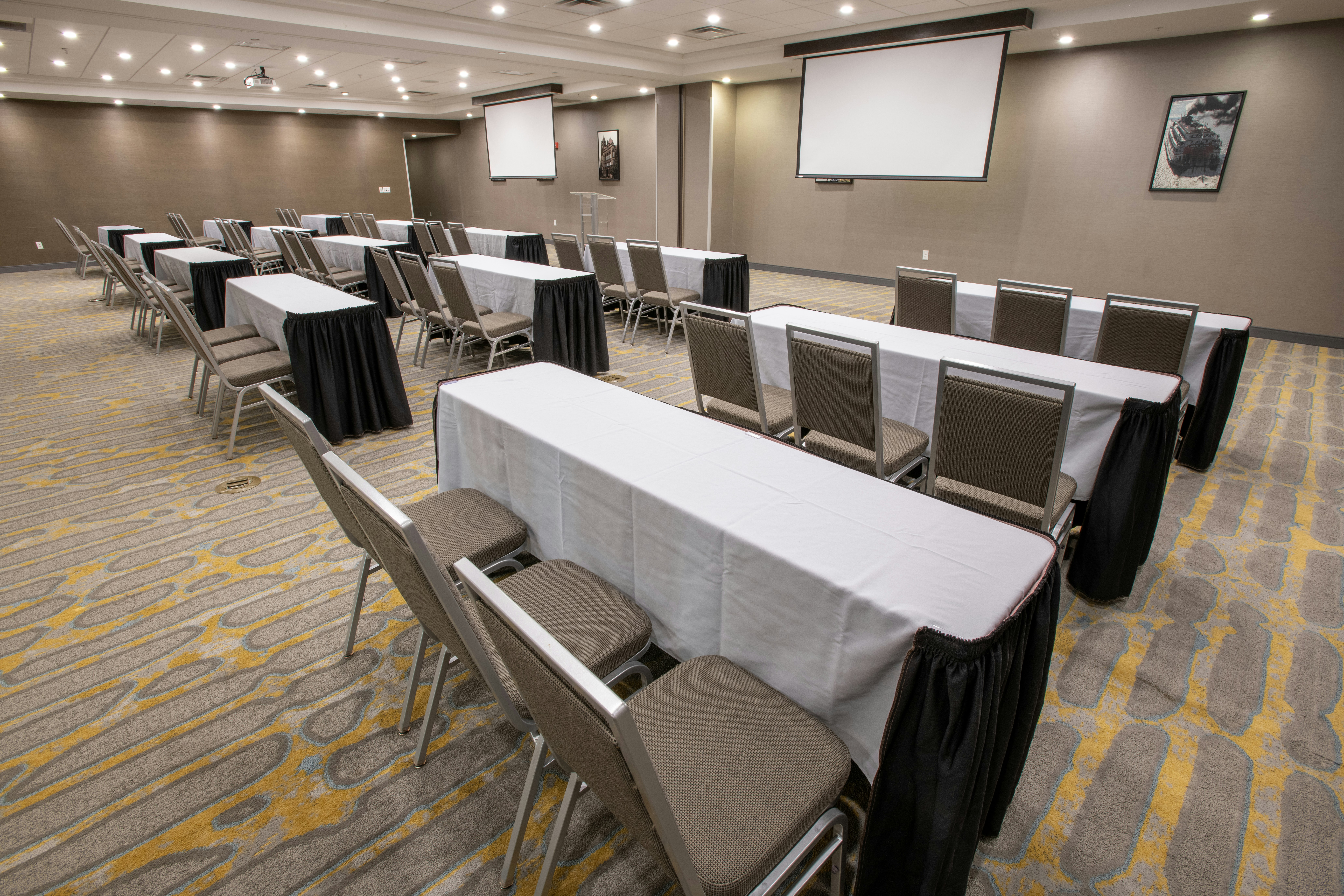 Hampton Inn Suites Cincinnati Kenwood Oh 34/43