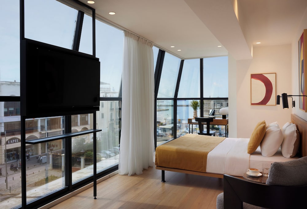 Noa Hotel 39/66