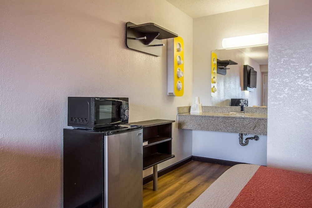 Motel6 Ashland, OH 32/46
