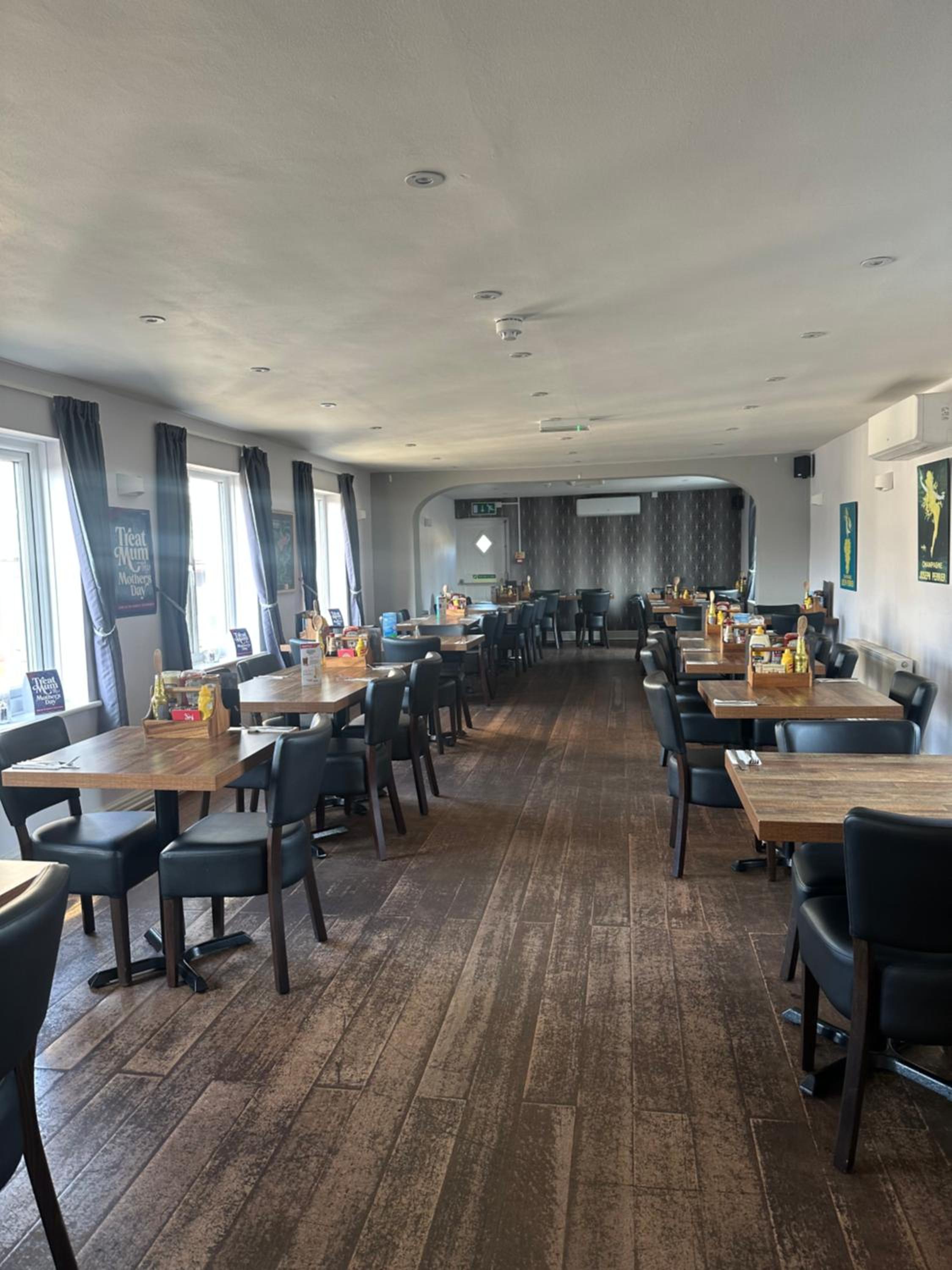 Coach House Hotel 44/60