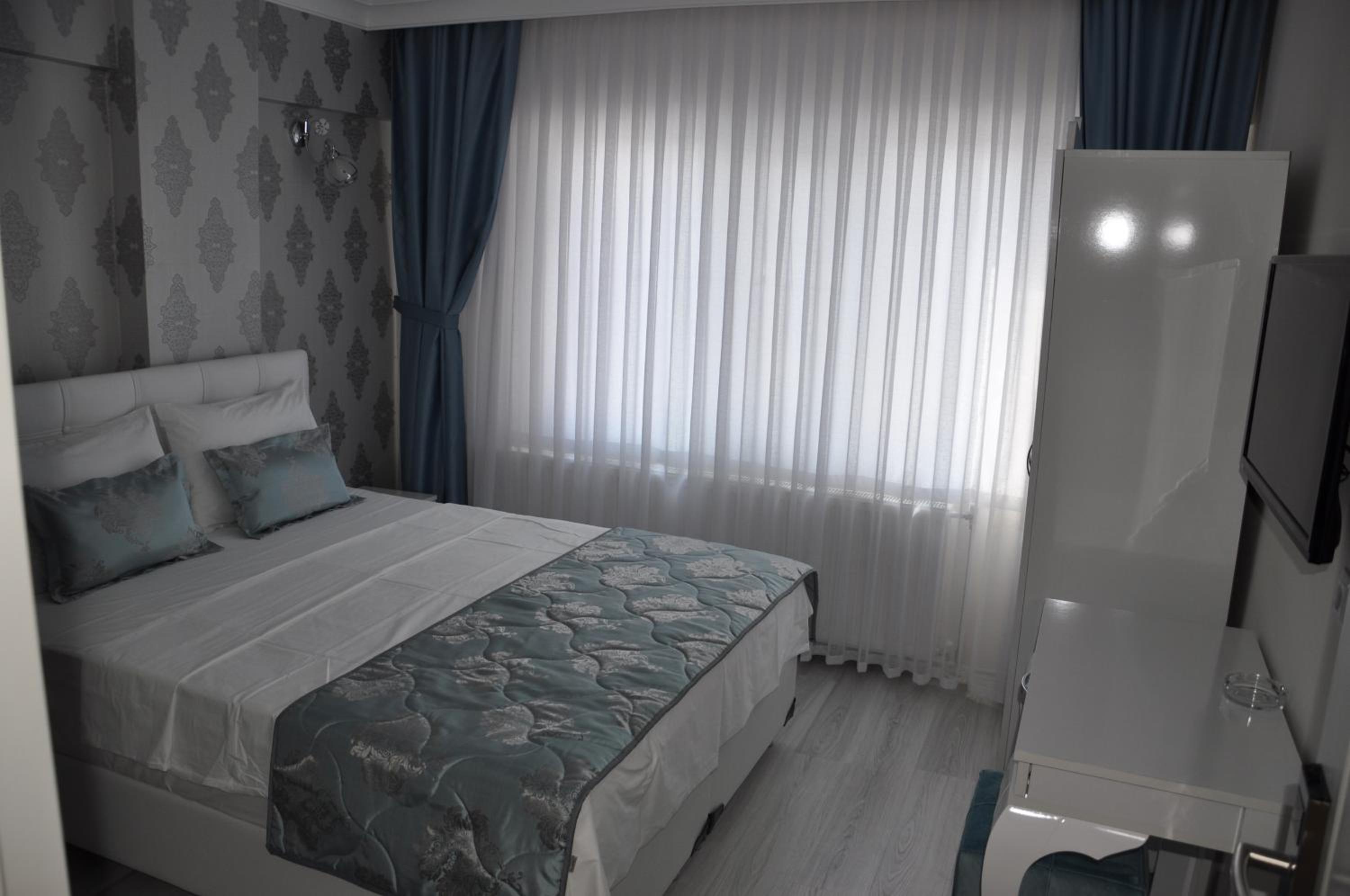 Room, Double Bed