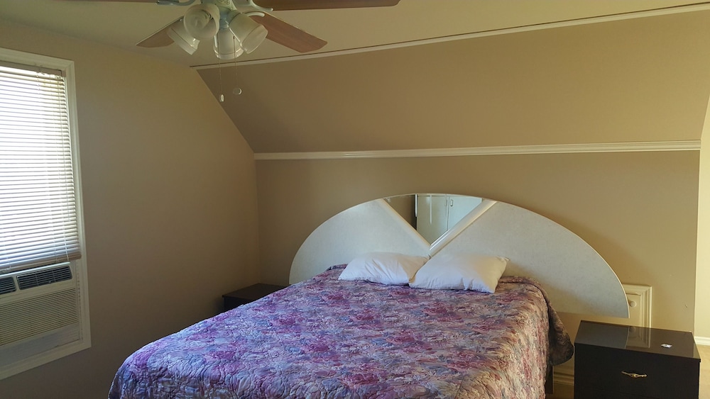 Pemberton Hotel (Motel) 27/49