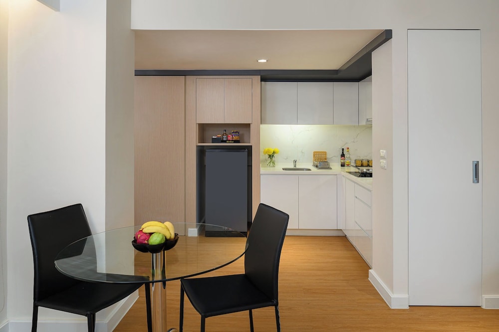 PARKROYAL Suites Bangkok 61/65