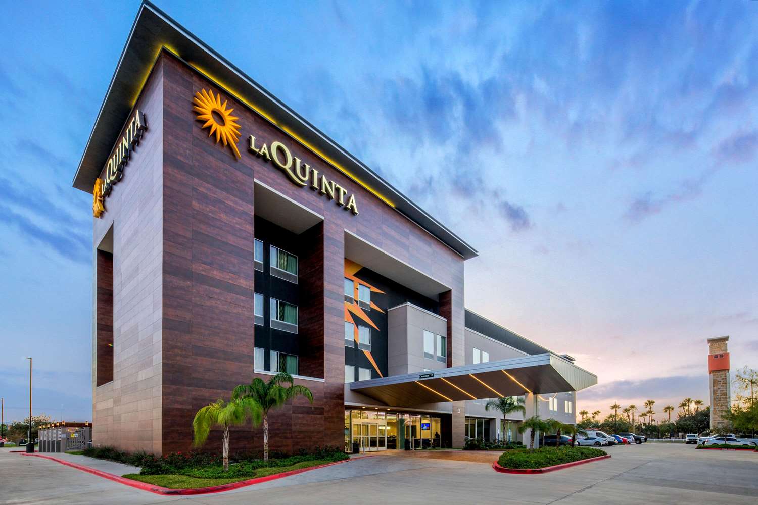 La Quinta Inn And Suites By Wyndham Mcallen Convention Center 51/56