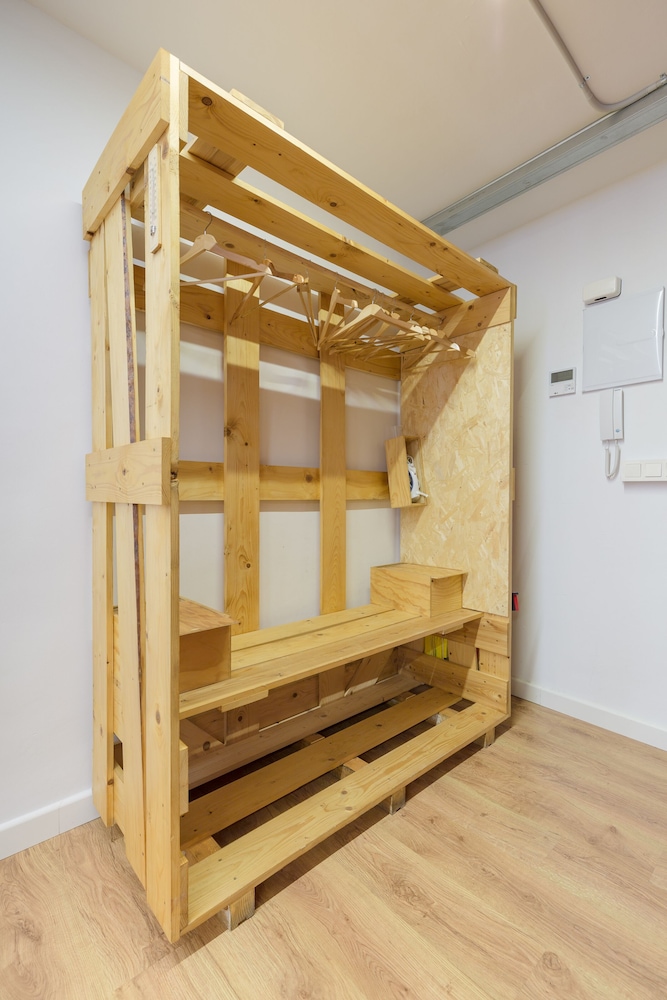 Tomate Rooms 7/50