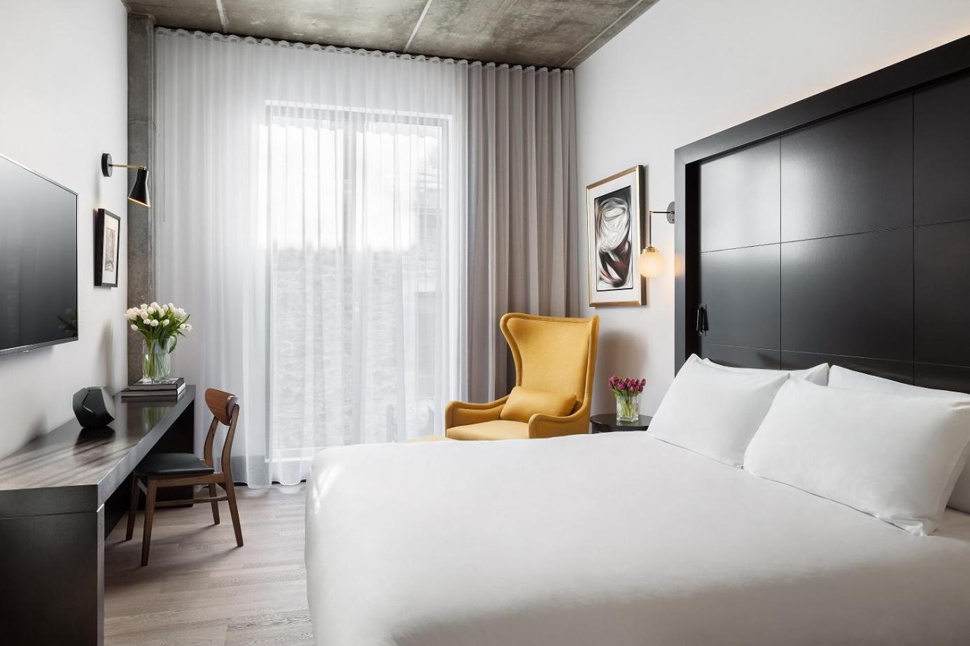 Standard, King Bed, Alcove