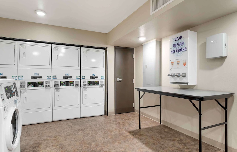 WoodSpring Suites Colorado Springs 31/47