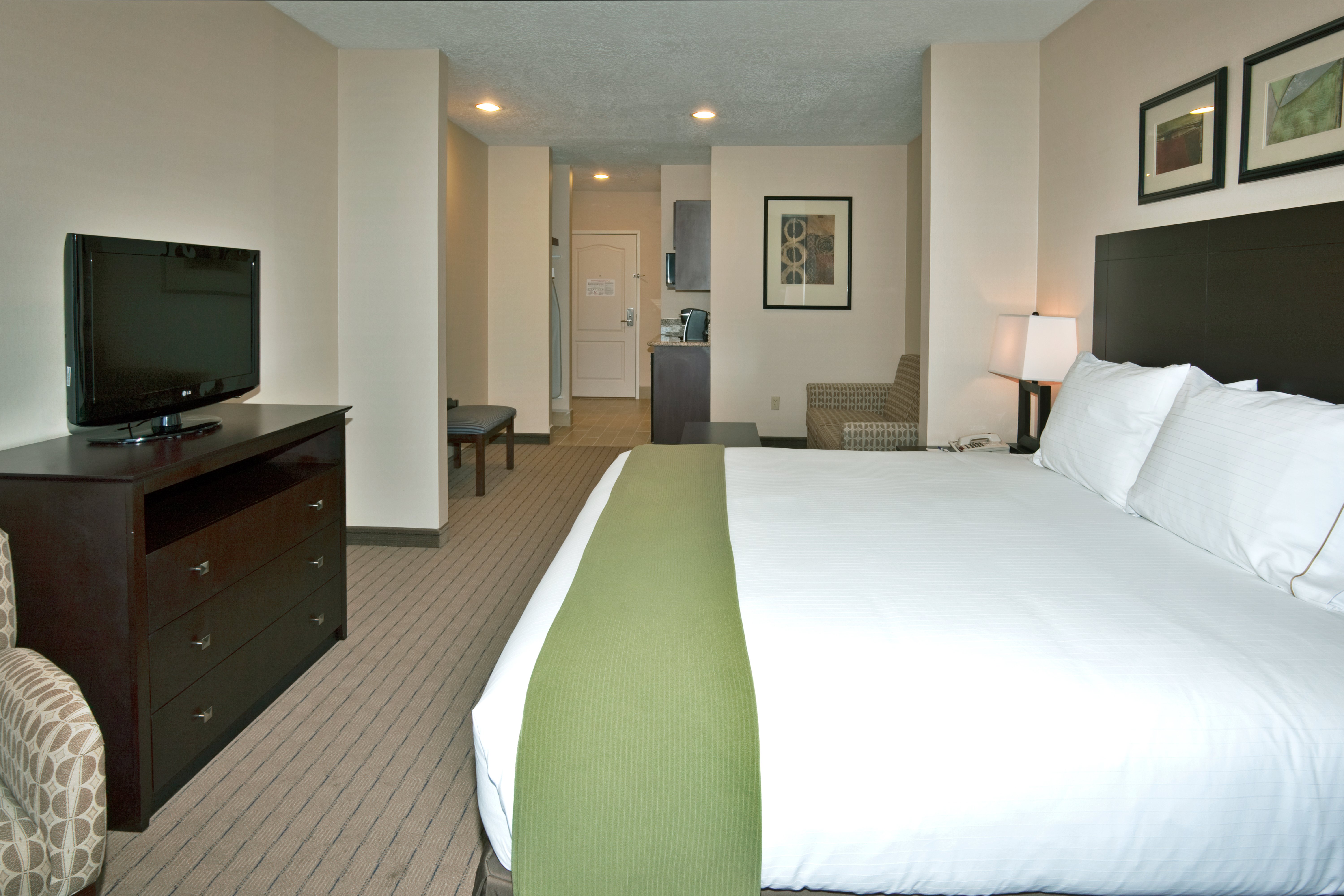 Holiday Inn Express Hotel Suites Grants Milan 10/33