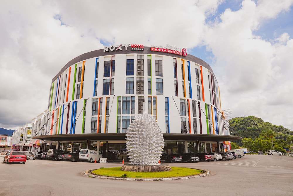 Roxy Hotel Serian 3/40