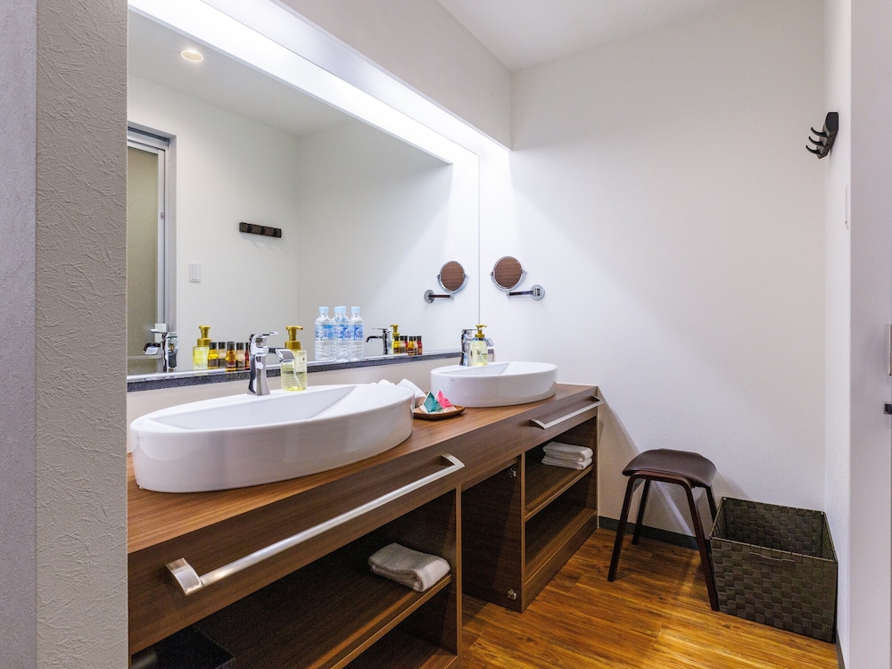 Sunset Beach Hotel 55/55