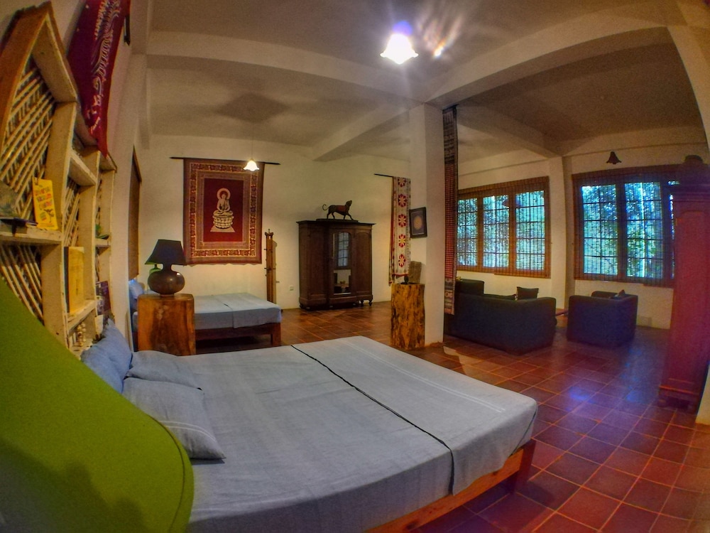 The Kandy Samadhi Centre 44/80
