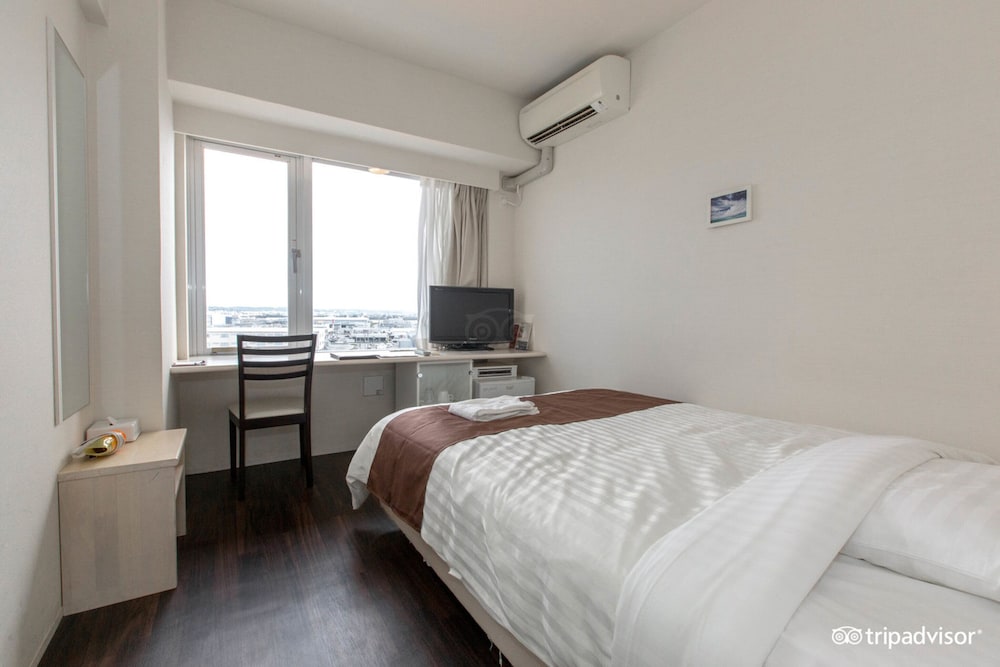 ROOM, SINGLE