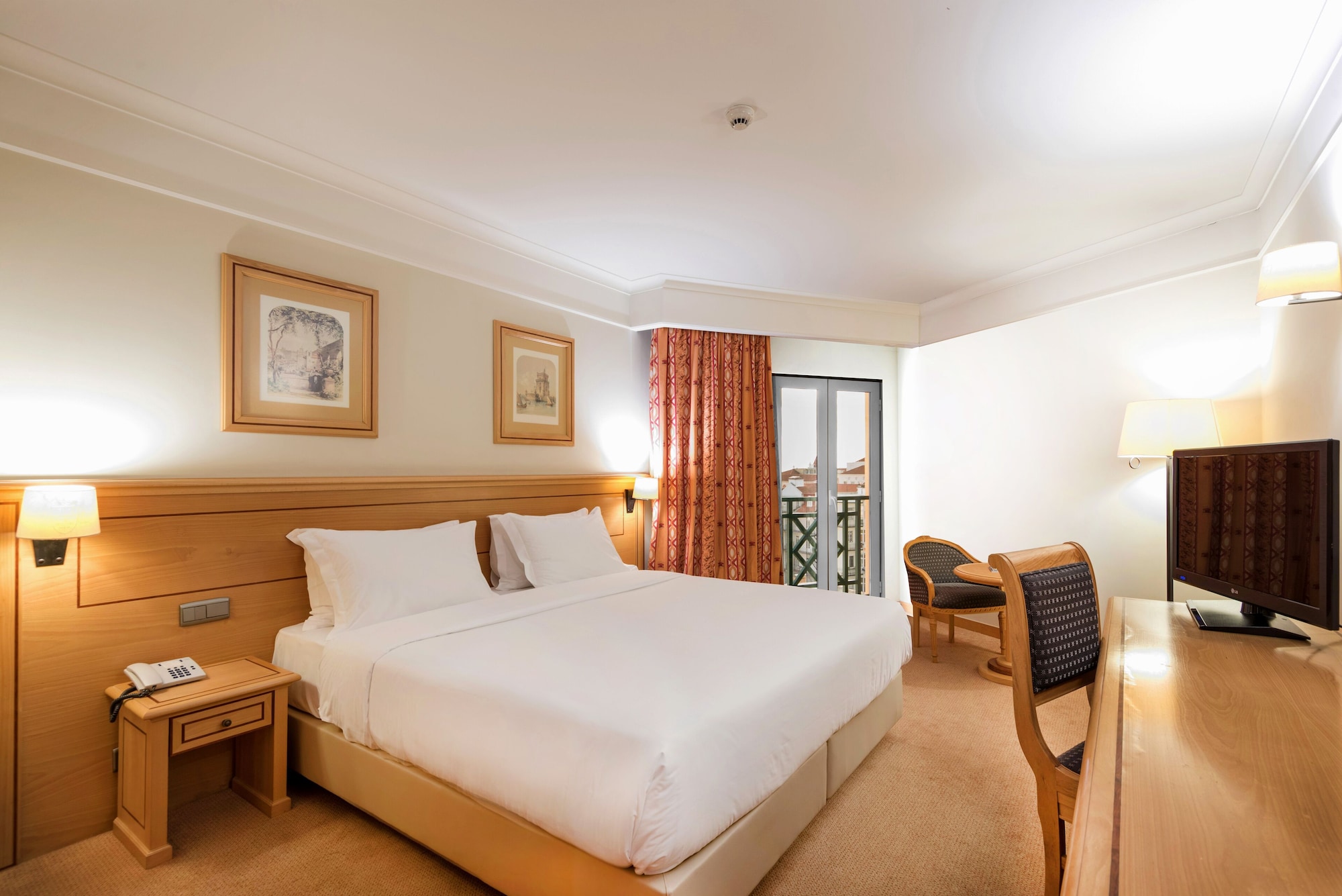 SUPERIOR, DOUBLE OR TWIN BED
