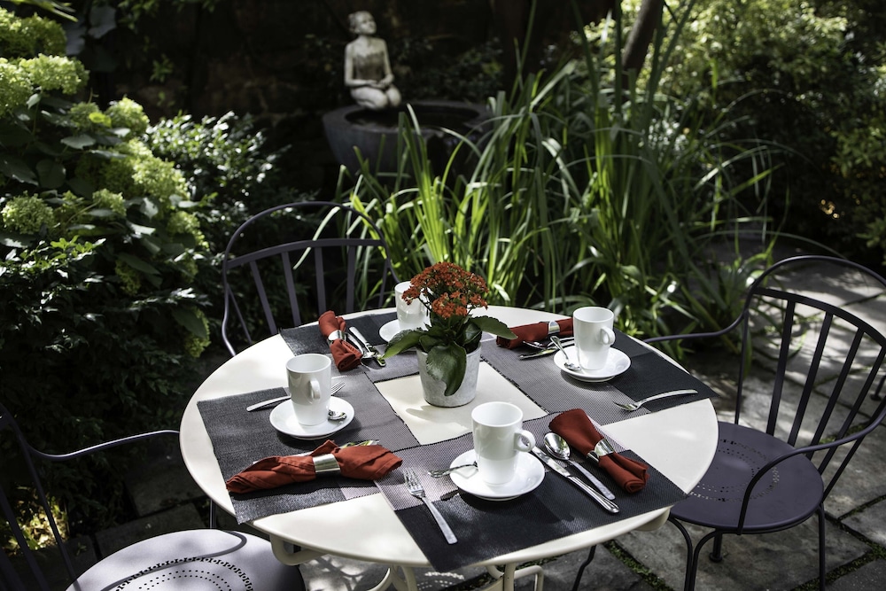 Regents Garden Hotel 26/50