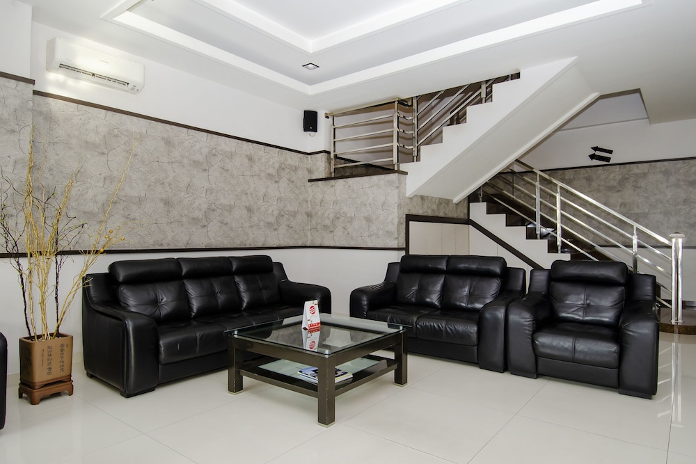 Halim Hotel 26/38