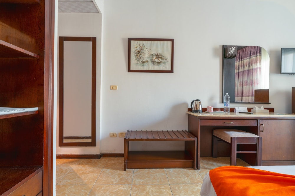 Aracan Hotel 23/33