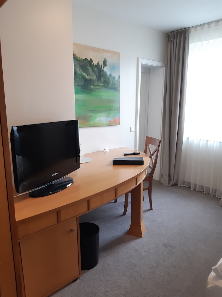 Parkhotel Schmid 53/63