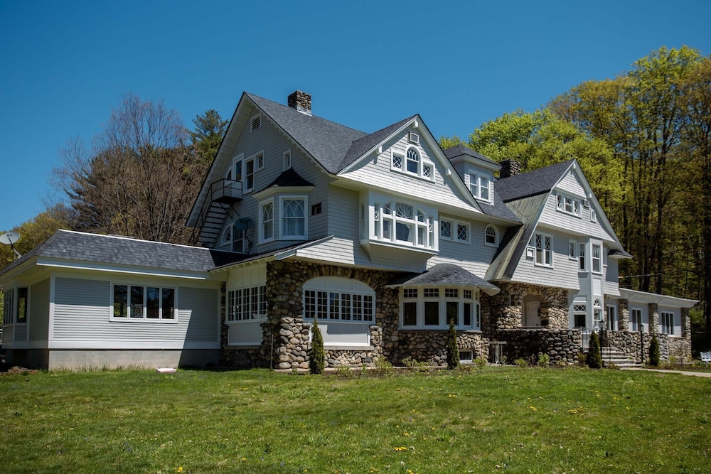Hartness House Inn 42/50