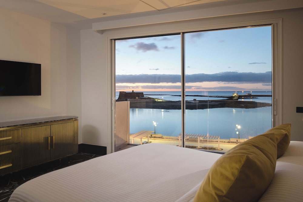 Blue Marina Suites 13/43