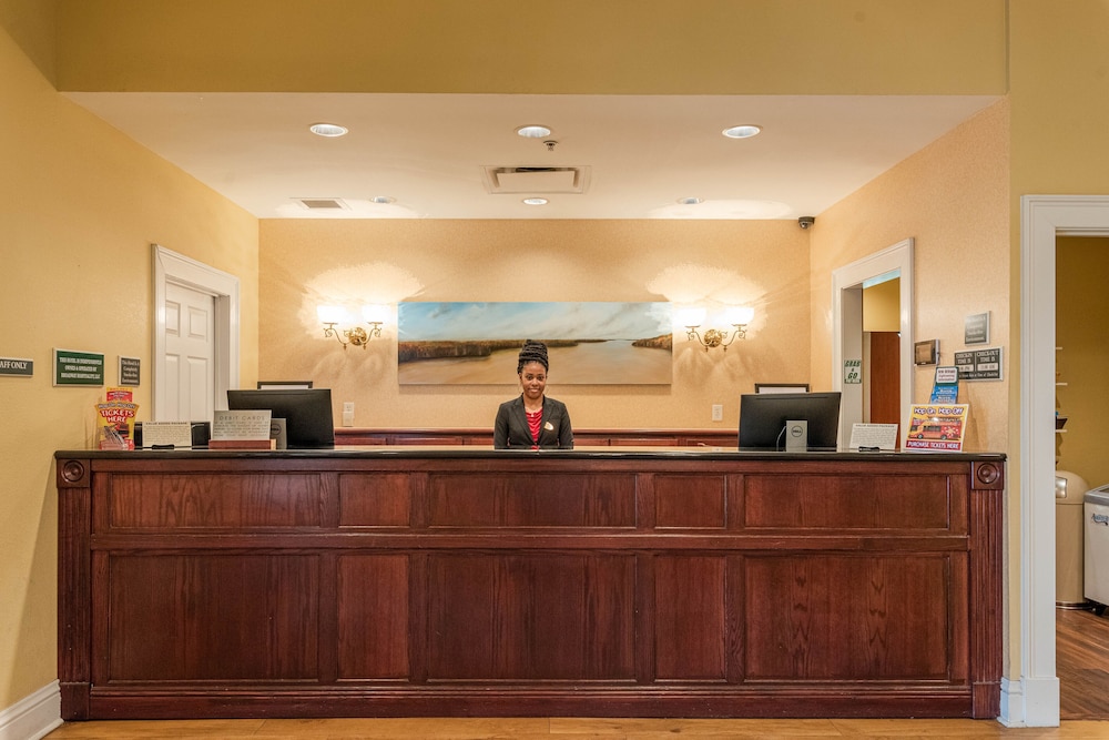 Lobby at Natchez Grand Hotel and Suites On The River, NATCHEZ - MS