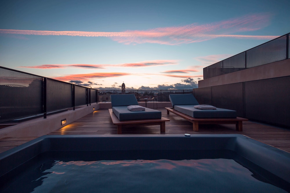 Monastery Estate House 27/47