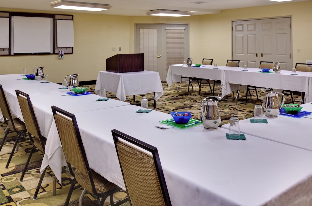 Holiday Inn Express Hotel And Suites Pleasant Prairie Kenosha 33/41