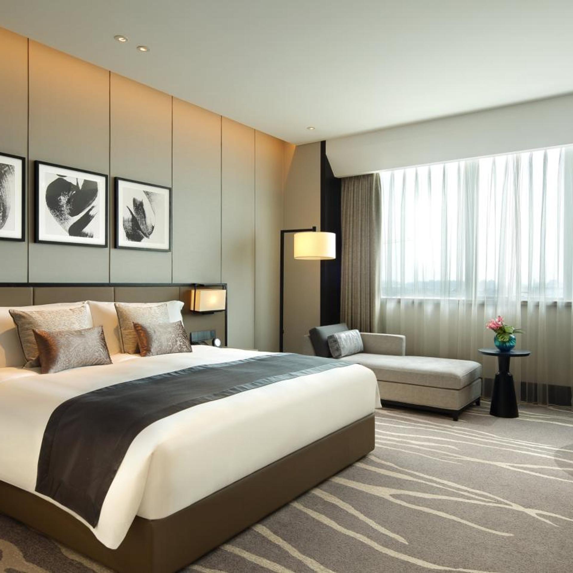 Premium, King Bed, Club Floor