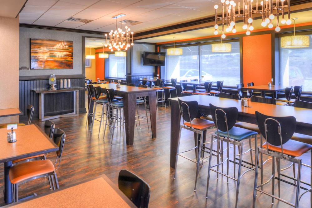 Best Western Plus Midwest Inn 21/31