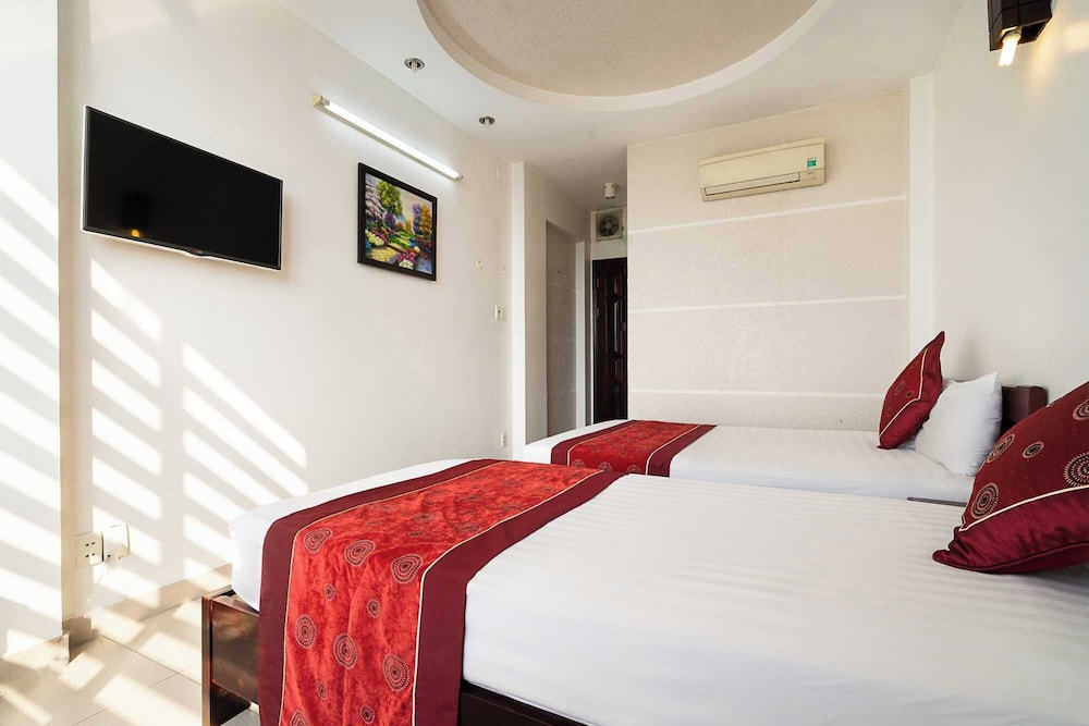 Collection O Dinh Dinh Hotel - Near Tan Son Nhat Airport 23/51