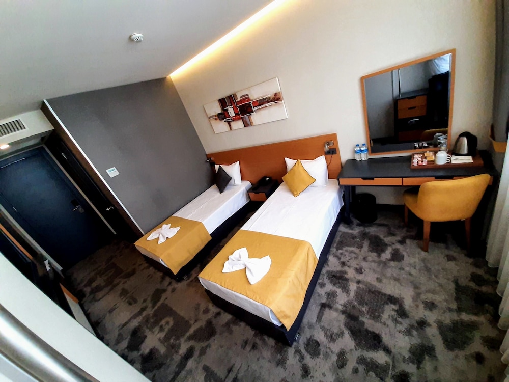 Sapko Airport Hotel 28/46