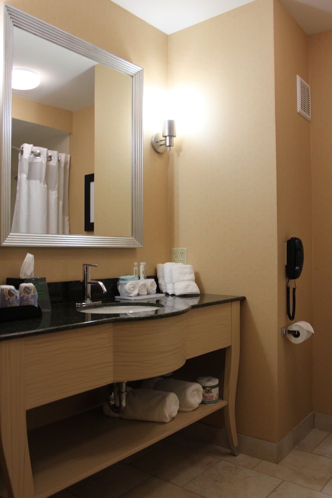 Holiday Inn Express Cortland 29/32