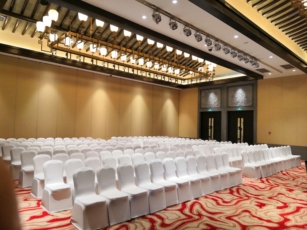 Amitabha Hotel 39/47