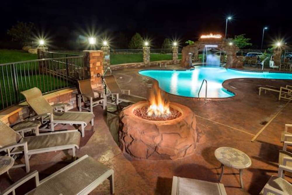 Holiday Inn Express Suites Moab 39/63