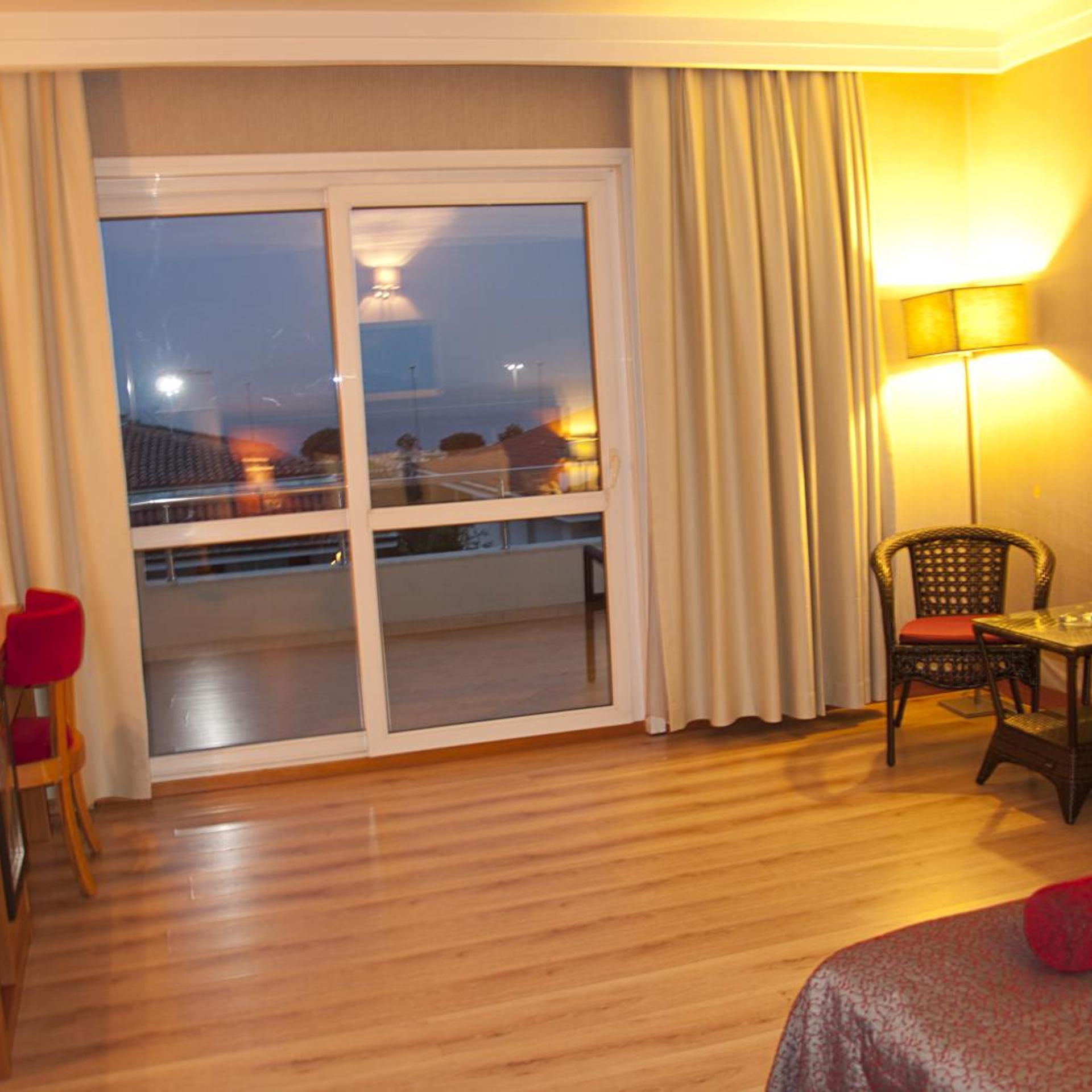 Island Hotel 20/43