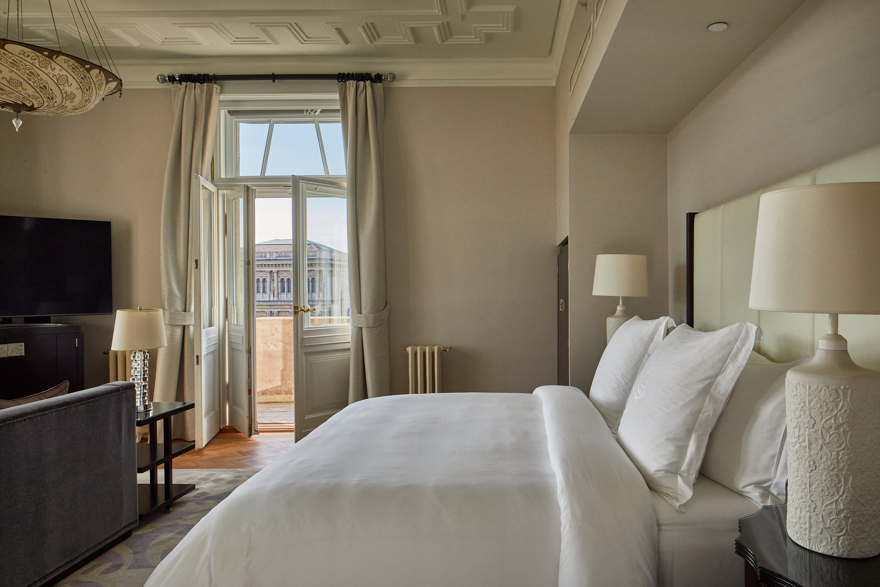 PARK, SUITE, KING BED, RIVER VIEW