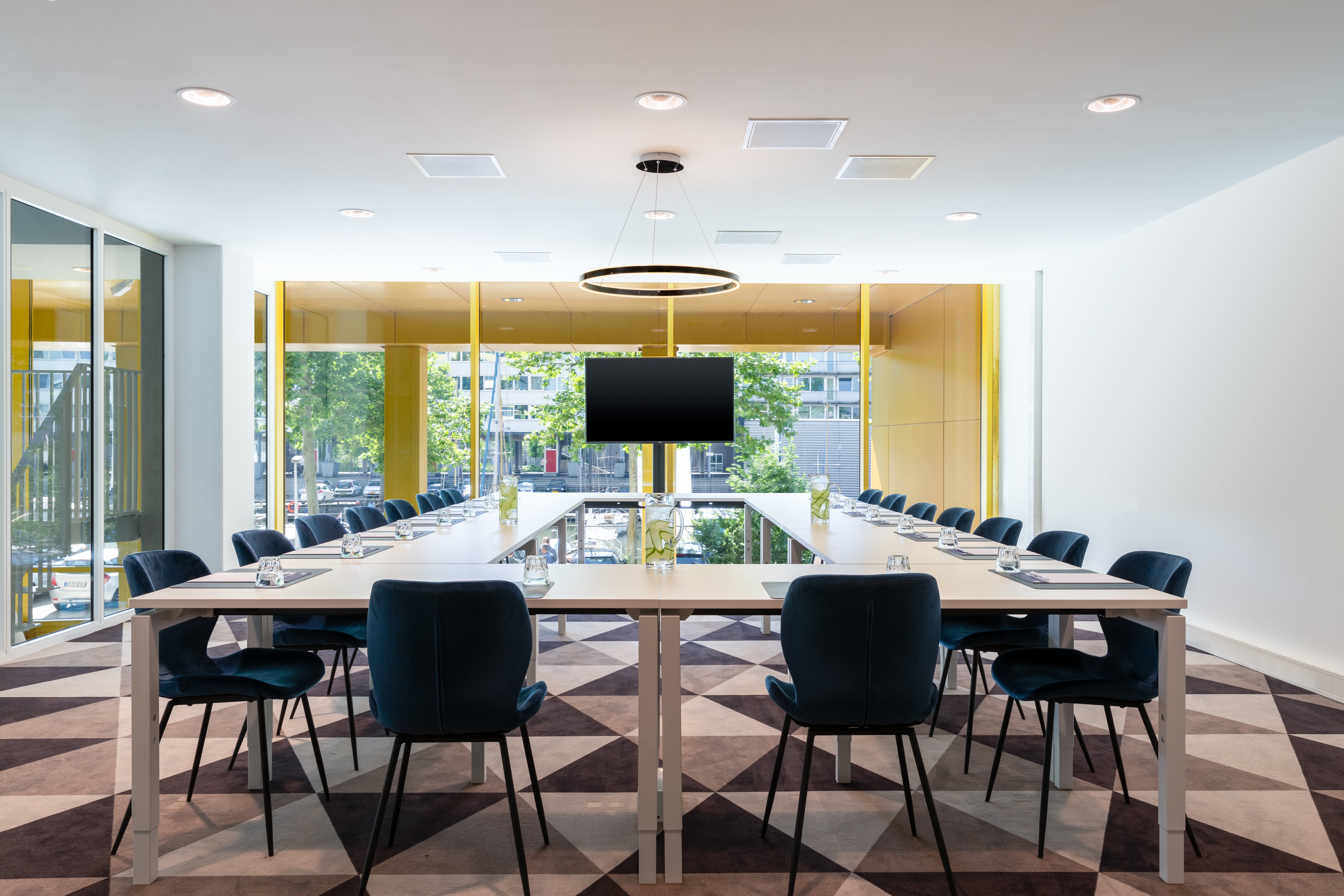 Holiday Inn Express Amsterdam - North Riverside by IHG 66/70