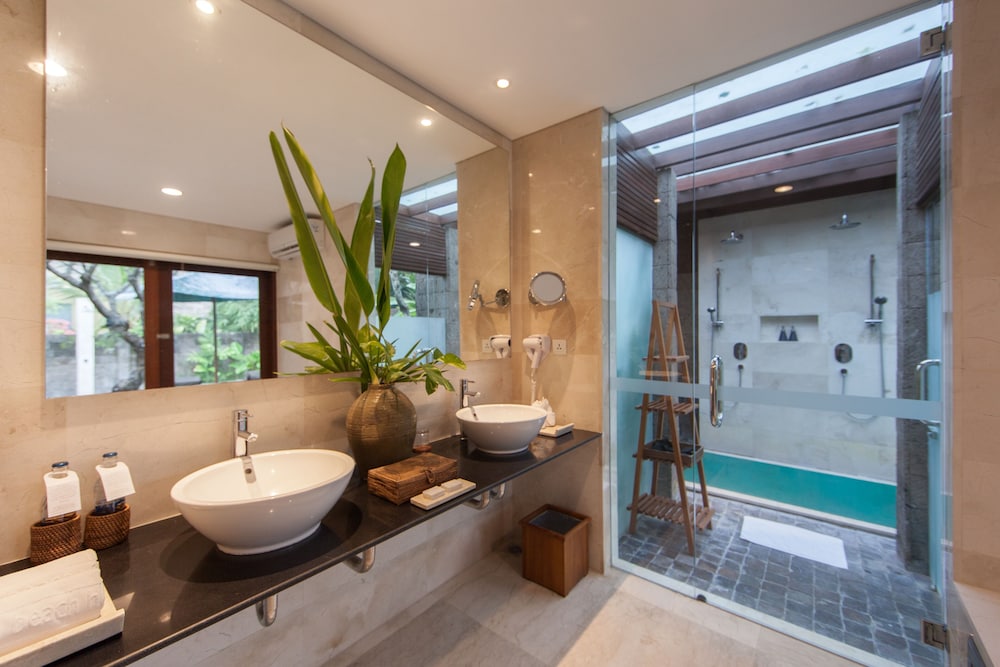 Legian Beach Villas 48/50