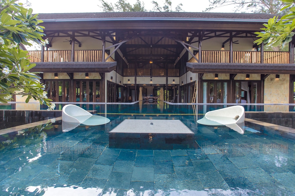 Kudat Riviera Exclusive Beach Villas Resort 5/50