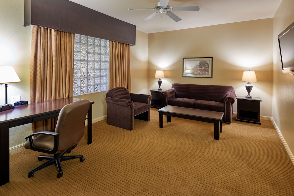 Radisson Hotel El Paso Airport 37/42