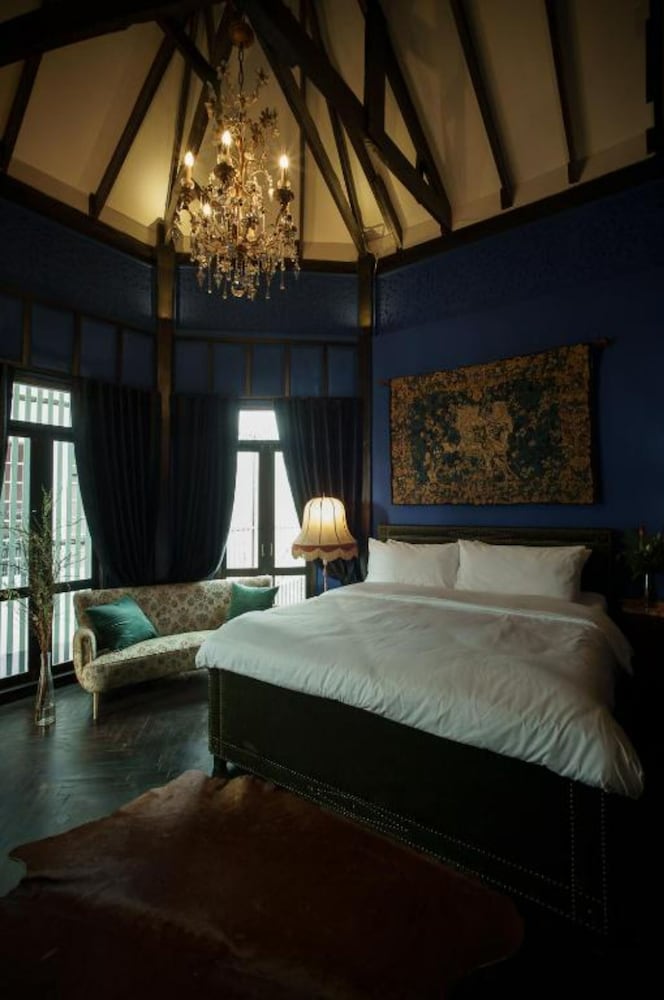 Baan Tuk Din Hotel 11/50